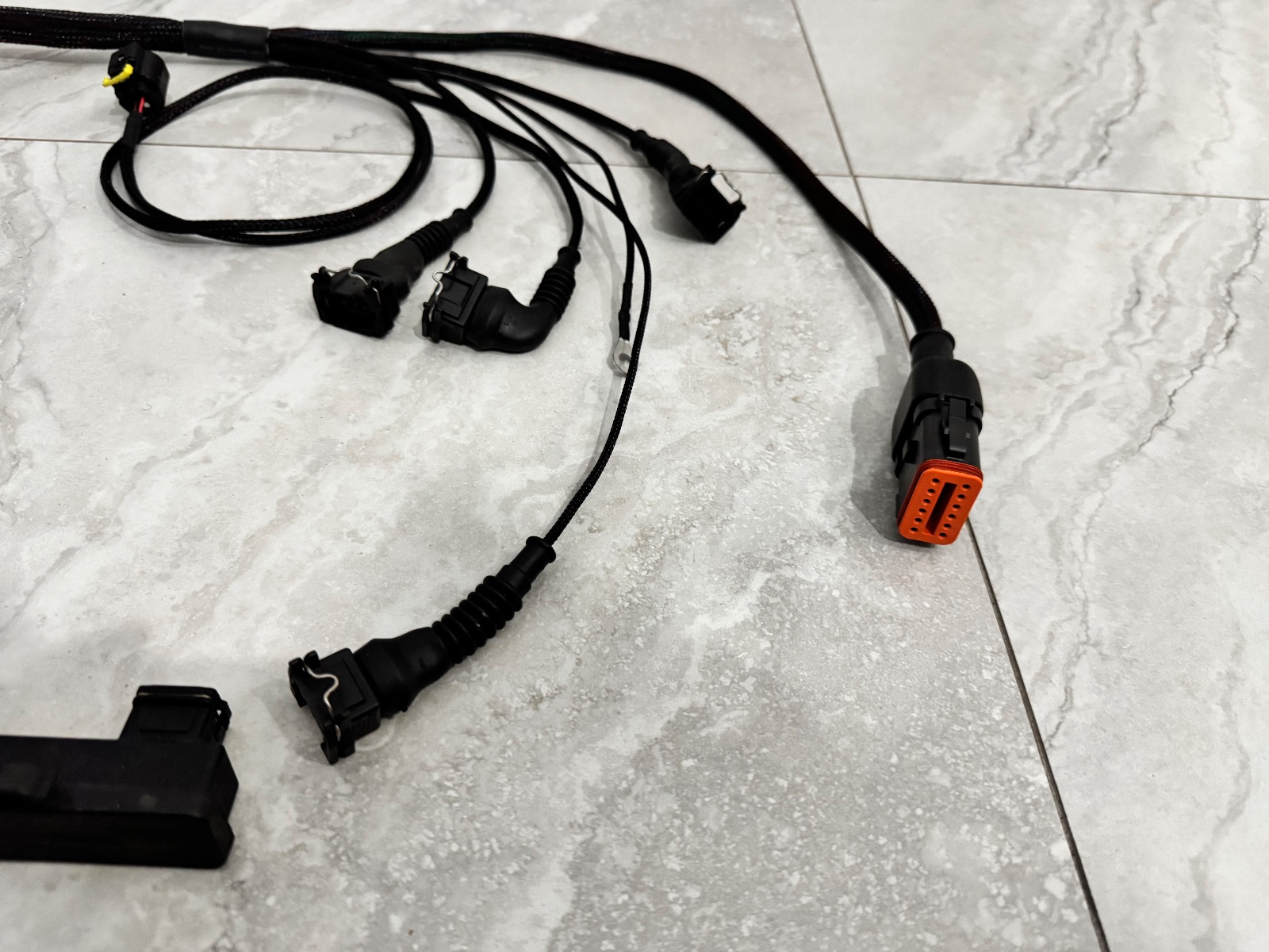 e21 Maxxecu Harness